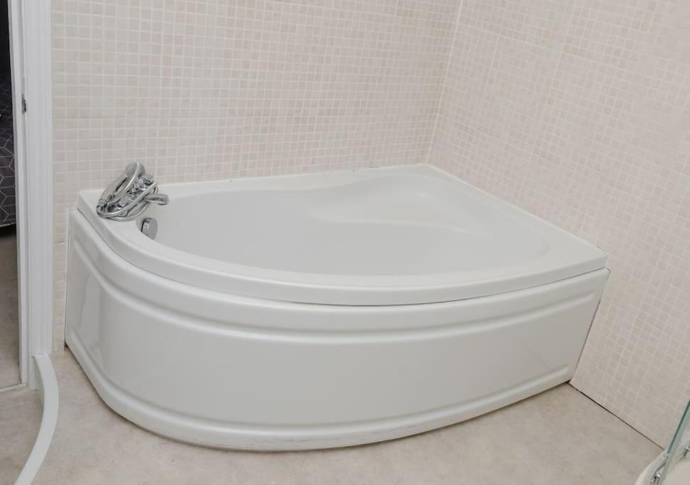 Peaceful & Spacious Family Home In Eastbourne! المظهر الخارجي الصورة