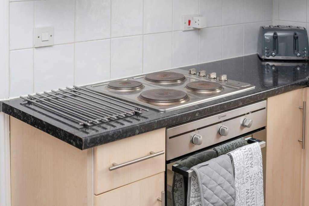 Peaceful & Spacious Family Home In Eastbourne! المظهر الخارجي الصورة